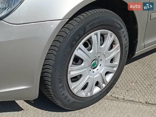 Серый Шкода Октавия, объемом двигателя 1.4 л и пробегом 224 тыс. км за 6990 $, фото 1 на Automoto.ua