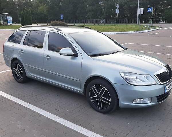 Шкода Октавия 2009 в Чернигове на Automoto.ua Серый Шкода Октавия, объемом двигателя 1.6 л и пробегом 229 тыс. км за 8500 $, фото 3 на Automoto.ua