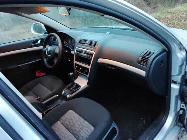 Сірий Шкода Октавія, об'ємом двигуна 2 л та пробігом 314 тис. км за 2850 $, фото 7 на Automoto.ua