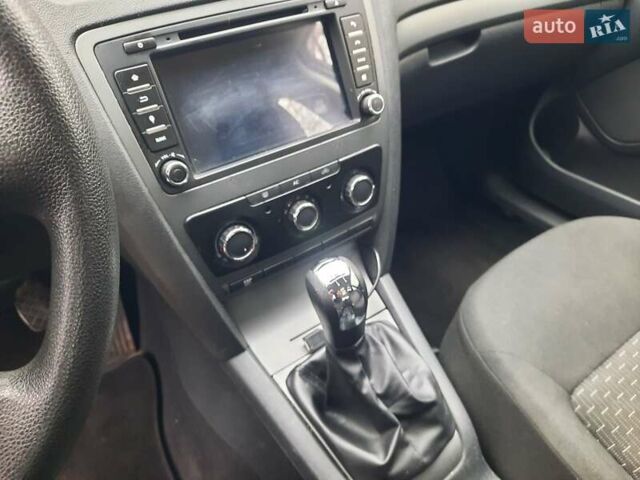 Серый Шкода Октавия, объемом двигателя 1.6 л и пробегом 250 тыс. км за 7370 $, фото 31 на Automoto.ua