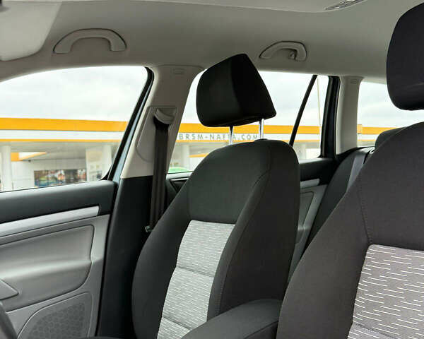 Сірий Шкода Октавія, об'ємом двигуна 1.6 л та пробігом 176 тис. км за 8999 $, фото 69 на Automoto.ua