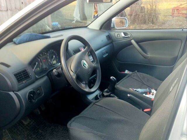 Сірий Шкода Октавія, об'ємом двигуна 1.6 л та пробігом 143 тис. км за 6000 $, фото 1 на Automoto.ua