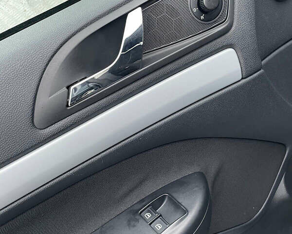 Серый Шкода Октавия, объемом двигателя 1.6 л и пробегом 181 тыс. км за 8888 $, фото 69 на Automoto.ua