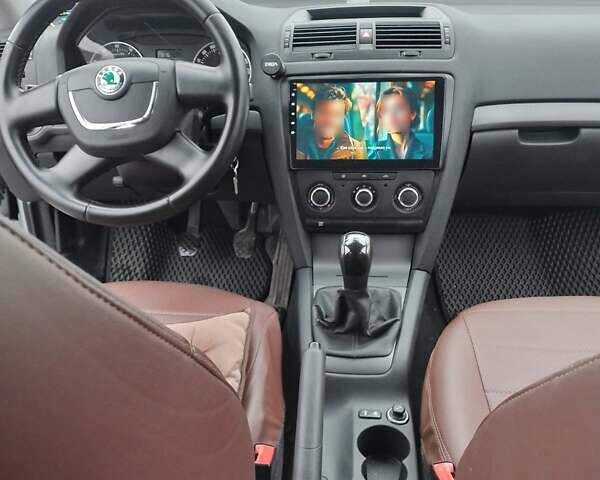 Серый Шкода Октавия, объемом двигателя 1.39 л и пробегом 243 тыс. км за 6400 $, фото 12 на Automoto.ua