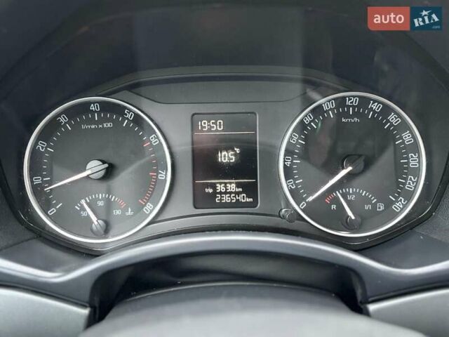 Сірий Шкода Октавія, об'ємом двигуна 1.6 л та пробігом 237 тис. км за 7990 $, фото 110 на Automoto.ua
