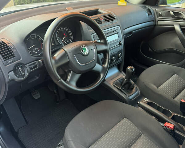 Серый Шкода Октавия, объемом двигателя 1.4 л и пробегом 227 тыс. км за 6450 $, фото 6 на Automoto.ua