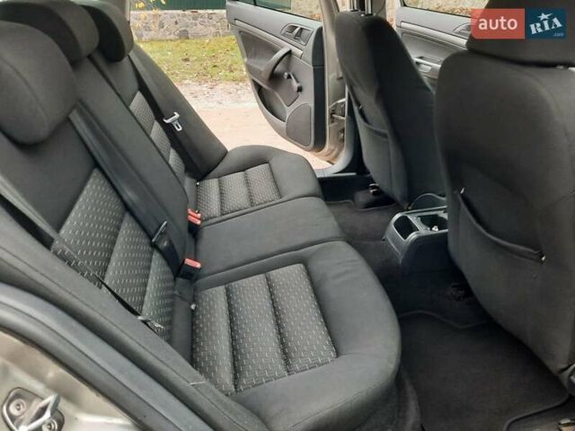 Серый Шкода Октавия, объемом двигателя 1.6 л и пробегом 250 тыс. км за 7370 $, фото 45 на Automoto.ua