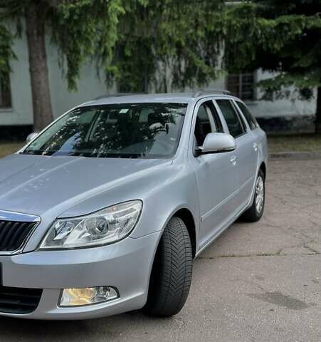 Серый Шкода Октавия, объемом двигателя 1.4 л и пробегом 207 тыс. км за 6900 $, фото 1 на Automoto.ua