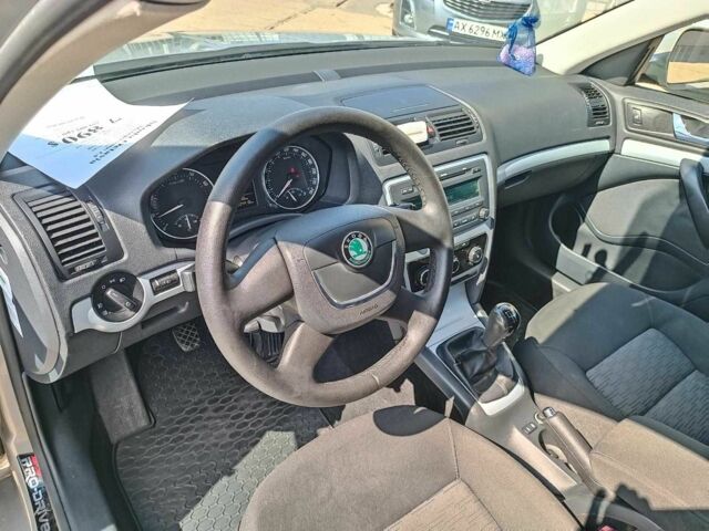 Сірий Шкода Октавія, об'ємом двигуна 1.4 л та пробігом 224 тис. км за 6990 $, фото 20 на Automoto.ua
