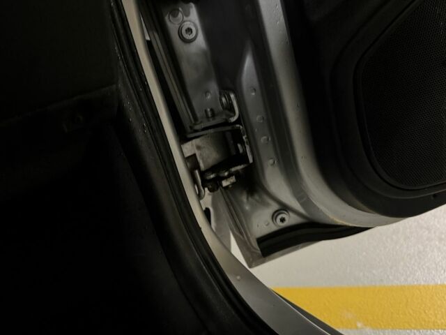 Серый Шкода Октавия, объемом двигателя 1.6 л и пробегом 235 тыс. км за 2900 $, фото 20 на Automoto.ua