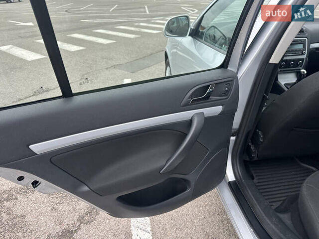 Серый Шкода Октавия, объемом двигателя 1.6 л и пробегом 168 тыс. км за 7250 $, фото 15 на Automoto.ua