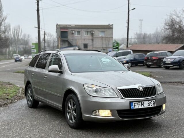 Серый Шкода Октавия, объемом двигателя 0 л и пробегом 300 тыс. км за 3700 $, фото 1 на Automoto.ua