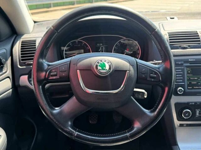 Серый Шкода Октавия, объемом двигателя 1.8 л и пробегом 235 тыс. км за 6990 $, фото 13 на Automoto.ua