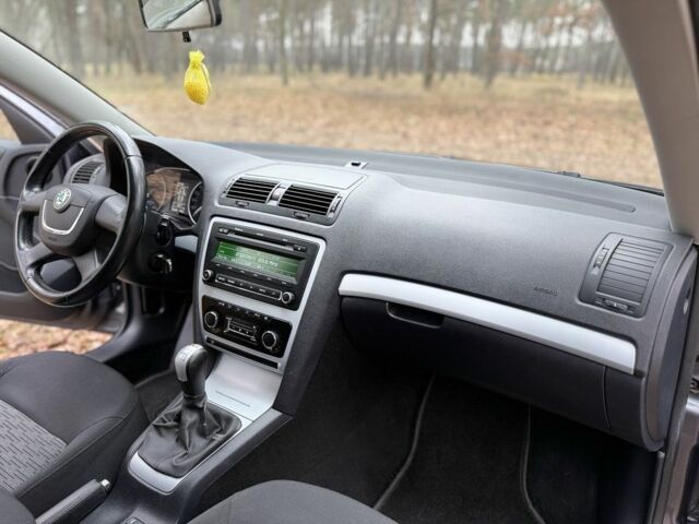 Сірий Шкода Октавія, об'ємом двигуна 1.8 л та пробігом 220 тис. км за 8200 $, фото 17 на Automoto.ua
