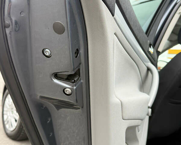 Серый Шкода Октавия, объемом двигателя 1.6 л и пробегом 176 тыс. км за 8999 $, фото 73 на Automoto.ua