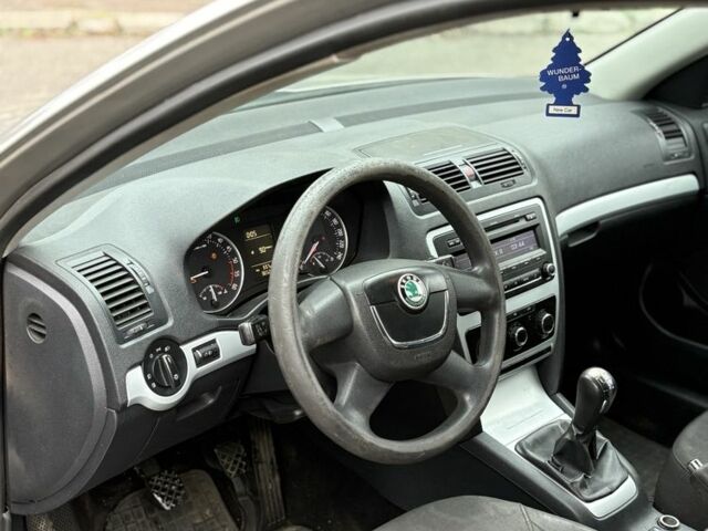 Серый Шкода Октавия, объемом двигателя 0 л и пробегом 300 тыс. км за 3700 $, фото 5 на Automoto.ua