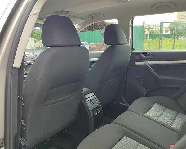 Сірий Шкода Октавія, об'ємом двигуна 1.6 л та пробігом 195 тис. км за 7800 $, фото 28 на Automoto.ua