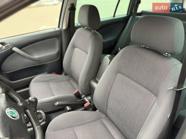 Серый Шкода Октавия, объемом двигателя 1.6 л и пробегом 205 тыс. км за 4750 $, фото 31 на Automoto.ua