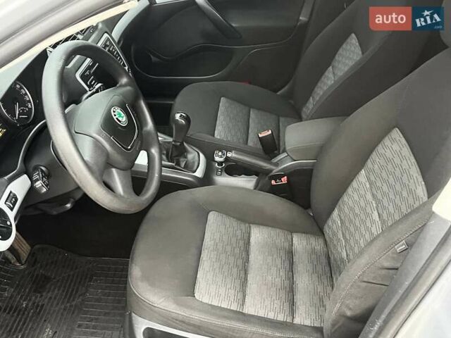 Серый Шкода Октавия, объемом двигателя 1.6 л и пробегом 188 тыс. км за 6900 $, фото 9 на Automoto.ua