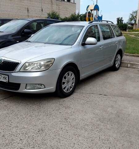 Серый Шкода Октавия, объемом двигателя 1.4 л и пробегом 242 тыс. км за 6800 $, фото 2 на Automoto.ua