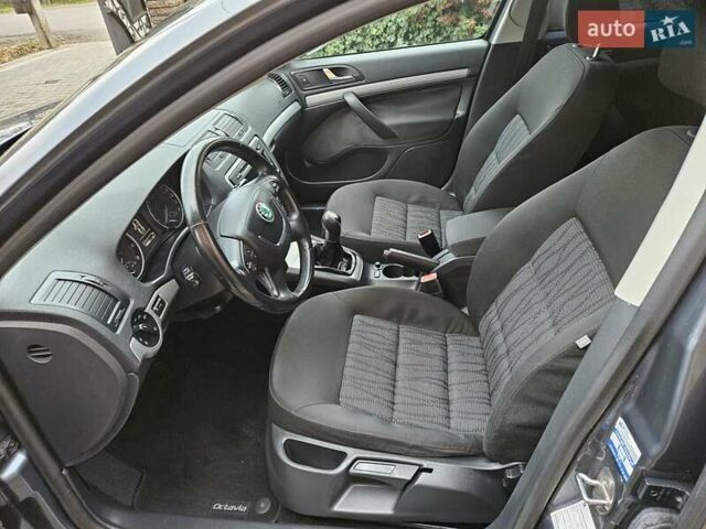 Серый Шкода Октавия, объемом двигателя 1.8 л и пробегом 178 тыс. км за 7300 $, фото 13 на Automoto.ua