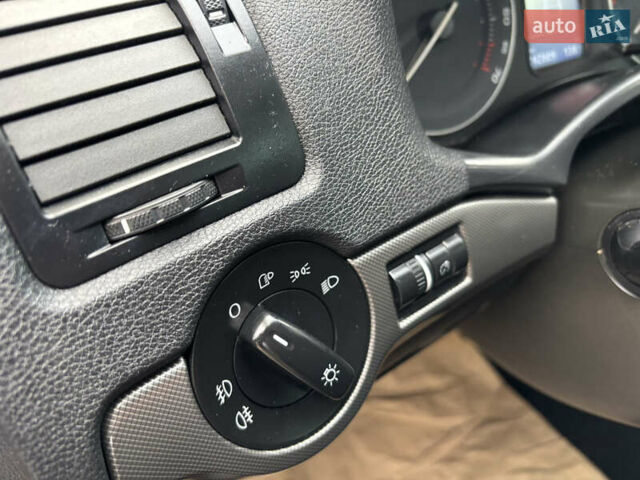 Сірий Шкода Октавія, об'ємом двигуна 1.6 л та пробігом 242 тис. км за 6600 $, фото 25 на Automoto.ua