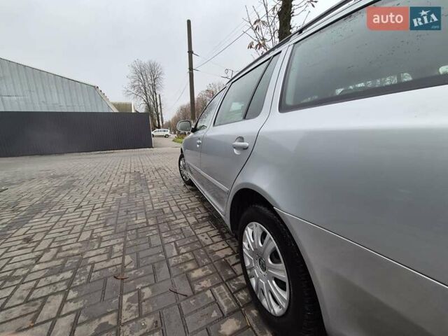 Сірий Шкода Октавія, об'ємом двигуна 1.6 л та пробігом 241 тис. км за 7599 $, фото 4 на Automoto.ua