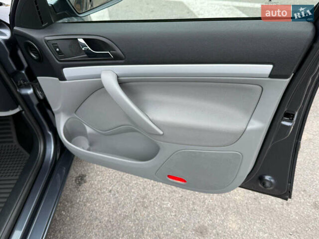 Сірий Шкода Октавія, об'ємом двигуна 1.6 л та пробігом 176 тис. км за 8999 $, фото 85 на Automoto.ua