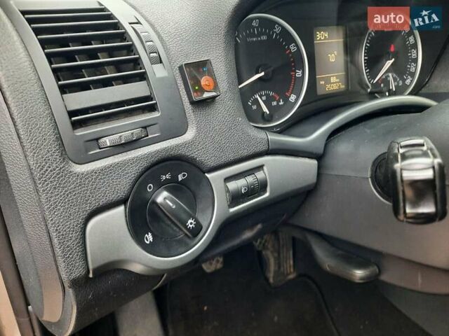 Серый Шкода Октавия, объемом двигателя 1.6 л и пробегом 250 тыс. км за 7370 $, фото 87 на Automoto.ua