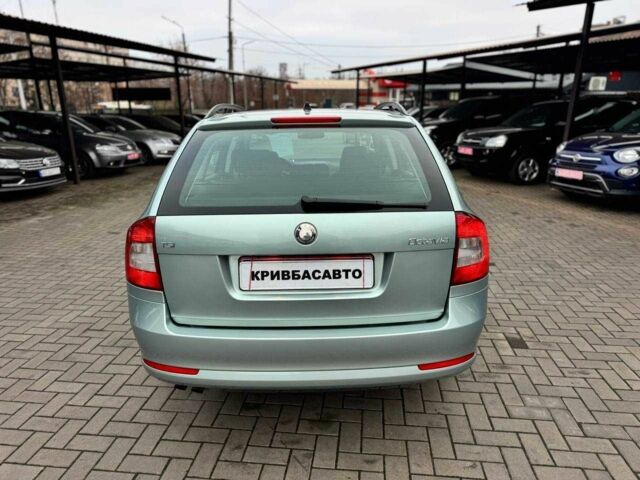 Серый Шкода Октавия, объемом двигателя 1.4 л и пробегом 229 тыс. км за 8000 $, фото 7 на Automoto.ua