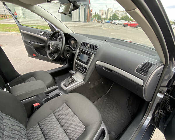 Сірий Шкода Октавія, об'ємом двигуна 1.39 л та пробігом 290 тис. км за 7000 $, фото 14 на Automoto.ua