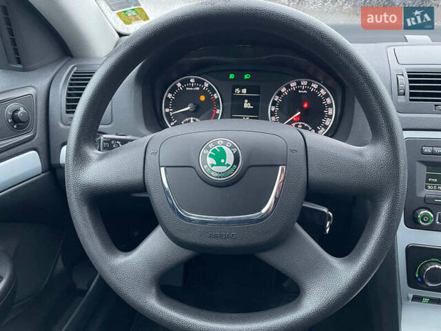 Серый Шкода Октавия, объемом двигателя 1.6 л и пробегом 181 тыс. км за 8888 $, фото 80 на Automoto.ua