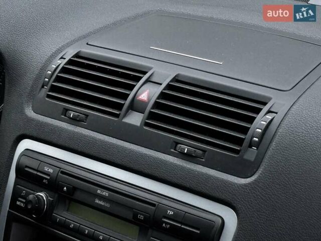 Серый Шкода Октавия, объемом двигателя 1.6 л и пробегом 203 тыс. км за 8099 $, фото 73 на Automoto.ua