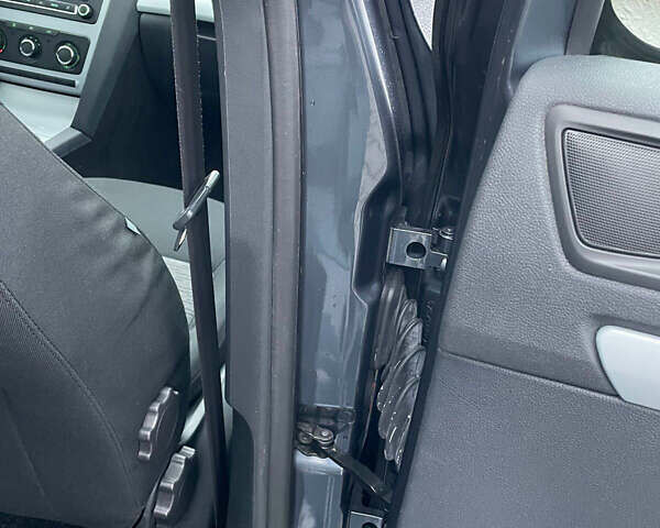 Серый Шкода Октавия, объемом двигателя 1.6 л и пробегом 181 тыс. км за 8888 $, фото 133 на Automoto.ua