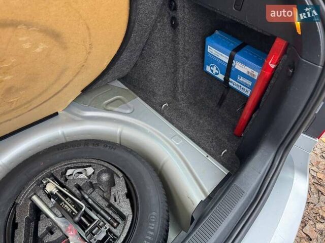 Серый Шкода Октавия, объемом двигателя 1.6 л и пробегом 182 тыс. км за 7700 $, фото 91 на Automoto.ua