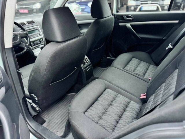 Серый Шкода Октавия, объемом двигателя 1.4 л и пробегом 229 тыс. км за 8000 $, фото 14 на Automoto.ua