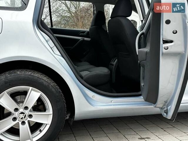 Серый Шкода Октавия, объемом двигателя 1.6 л и пробегом 203 тыс. км за 8099 $, фото 104 на Automoto.ua