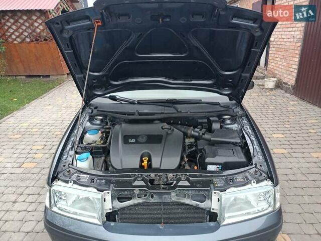 Серый Шкода Октавия, объемом двигателя 1.6 л и пробегом 224 тыс. км за 5999 $, фото 1 на Automoto.ua