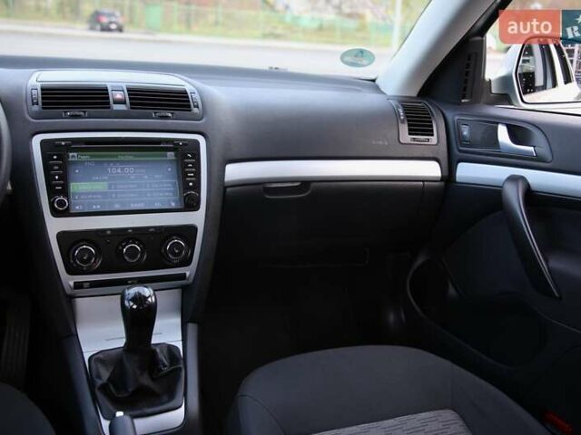 Серый Шкода Октавия, объемом двигателя 1.4 л и пробегом 205 тыс. км за 7900 $, фото 12 на Automoto.ua