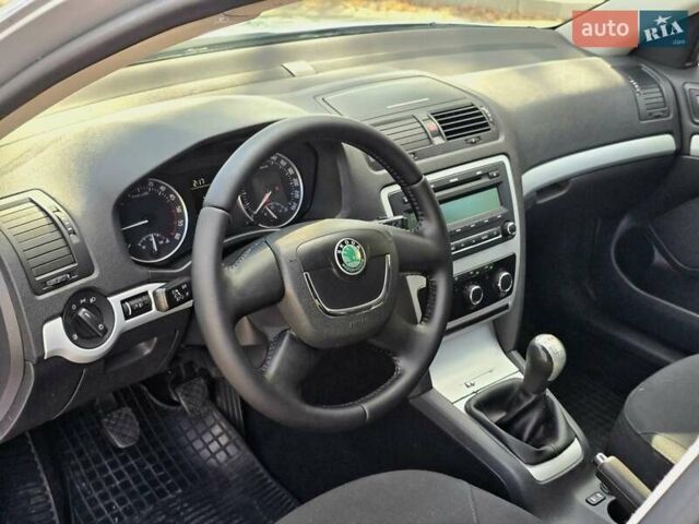 Серый Шкода Октавия, объемом двигателя 1.9 л и пробегом 180 тыс. км за 6900 $, фото 6 на Automoto.ua