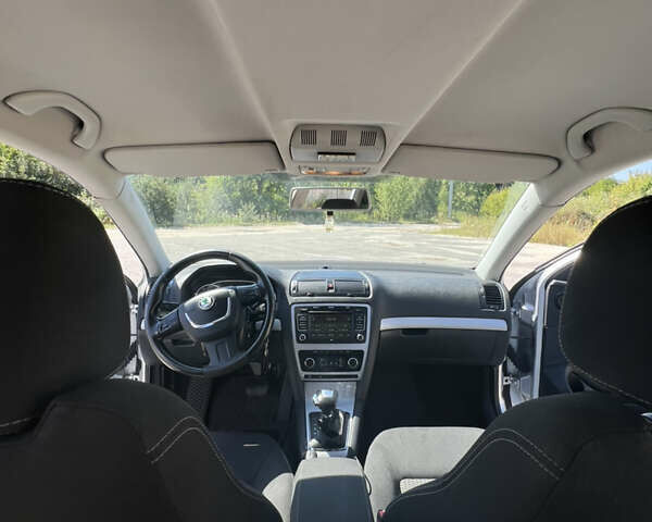 Сірий Шкода Октавія, об'ємом двигуна 1.8 л та пробігом 194 тис. км за 8400 $, фото 12 на Automoto.ua