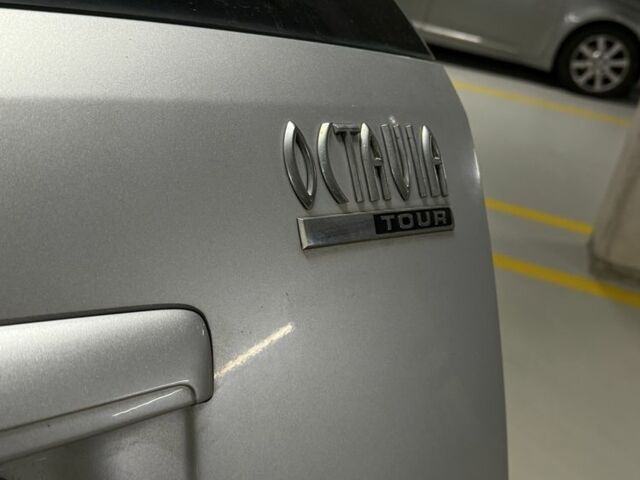 Серый Шкода Октавия, объемом двигателя 1.6 л и пробегом 235 тыс. км за 2900 $, фото 12 на Automoto.ua