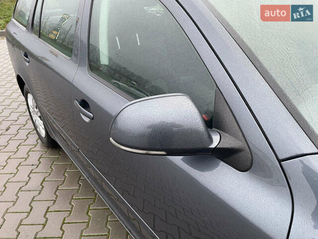 Серый Шкода Октавия, объемом двигателя 1.6 л и пробегом 181 тыс. км за 8999 $, фото 143 на Automoto.ua