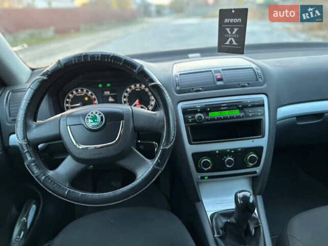 Шкода Октавія 2009 у Києві на Automoto.ua Сірий Шкода Октавія, об'ємом двигуна 1.9 л та пробігом 400 тис. км за 3150 $, фото 6 на Automoto.ua