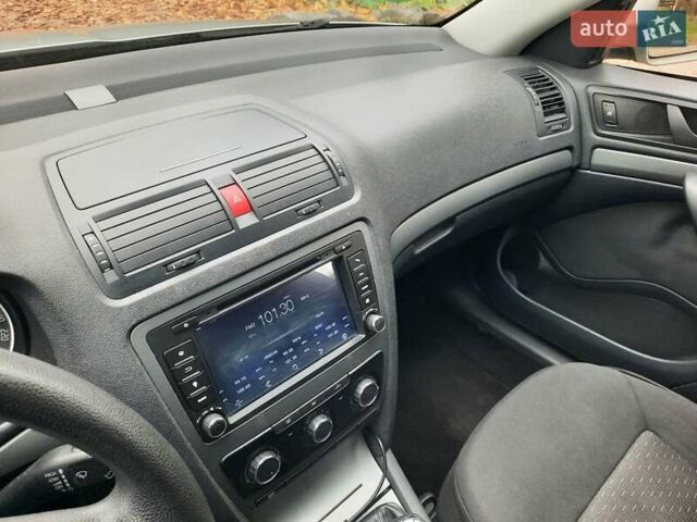 Серый Шкода Октавия, объемом двигателя 1.6 л и пробегом 250 тыс. км за 7370 $, фото 88 на Automoto.ua