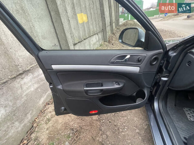 Сірий Шкода Октавія, об'ємом двигуна 1.8 л та пробігом 212 тис. км за 10100 $, фото 12 на Automoto.ua