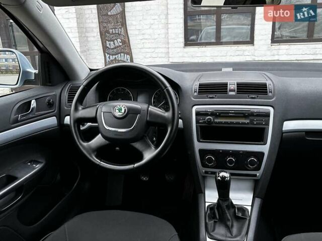 Серый Шкода Октавия, объемом двигателя 1.6 л и пробегом 203 тыс. км за 8099 $, фото 108 на Automoto.ua