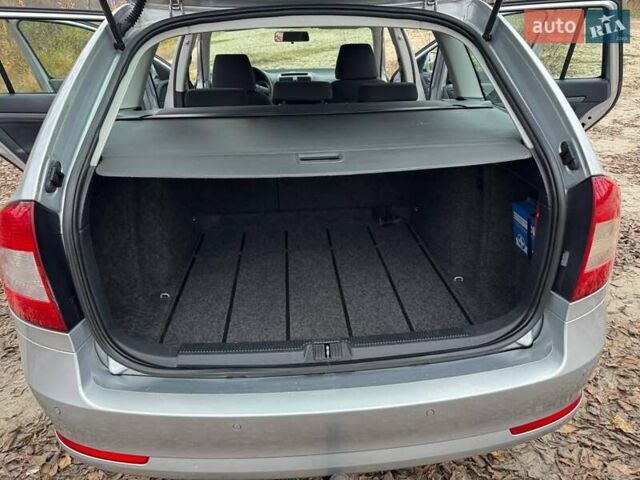 Серый Шкода Октавия, объемом двигателя 1.6 л и пробегом 182 тыс. км за 7700 $, фото 84 на Automoto.ua