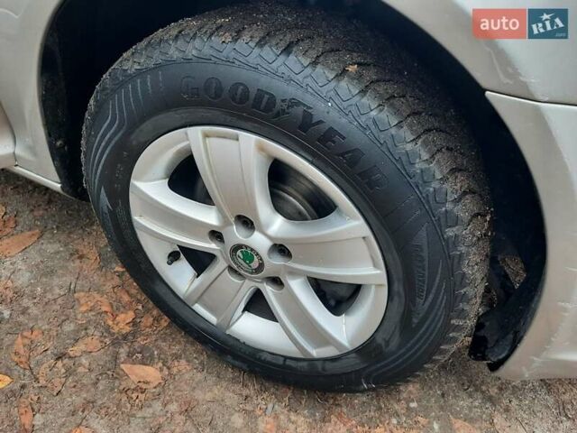 Серый Шкода Октавия, объемом двигателя 1.6 л и пробегом 250 тыс. км за 7550 $, фото 74 на Automoto.ua