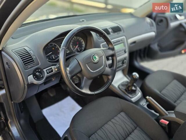 Серый Шкода Октавия, объемом двигателя 1.8 л и пробегом 202 тыс. км за 6900 $, фото 26 на Automoto.ua